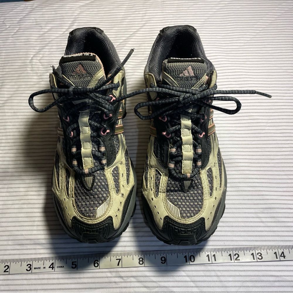 Size 7 Women's Adidas Response TR - X